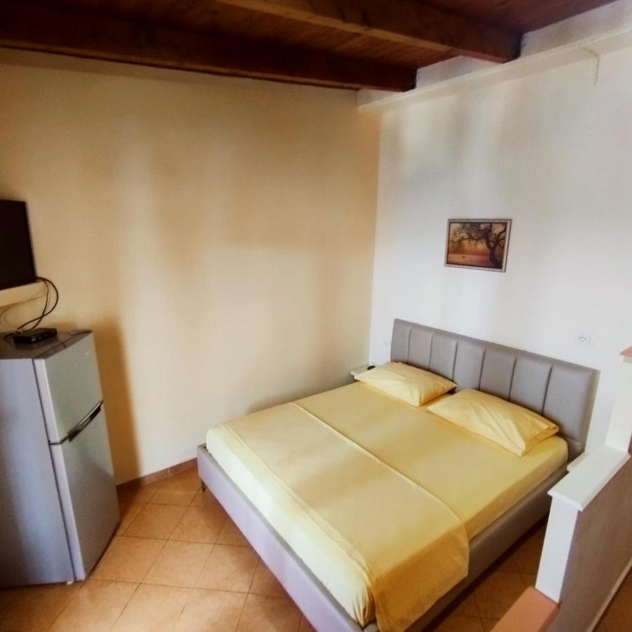 Mejdi Apartments Sarande Ngoại thất bức ảnh